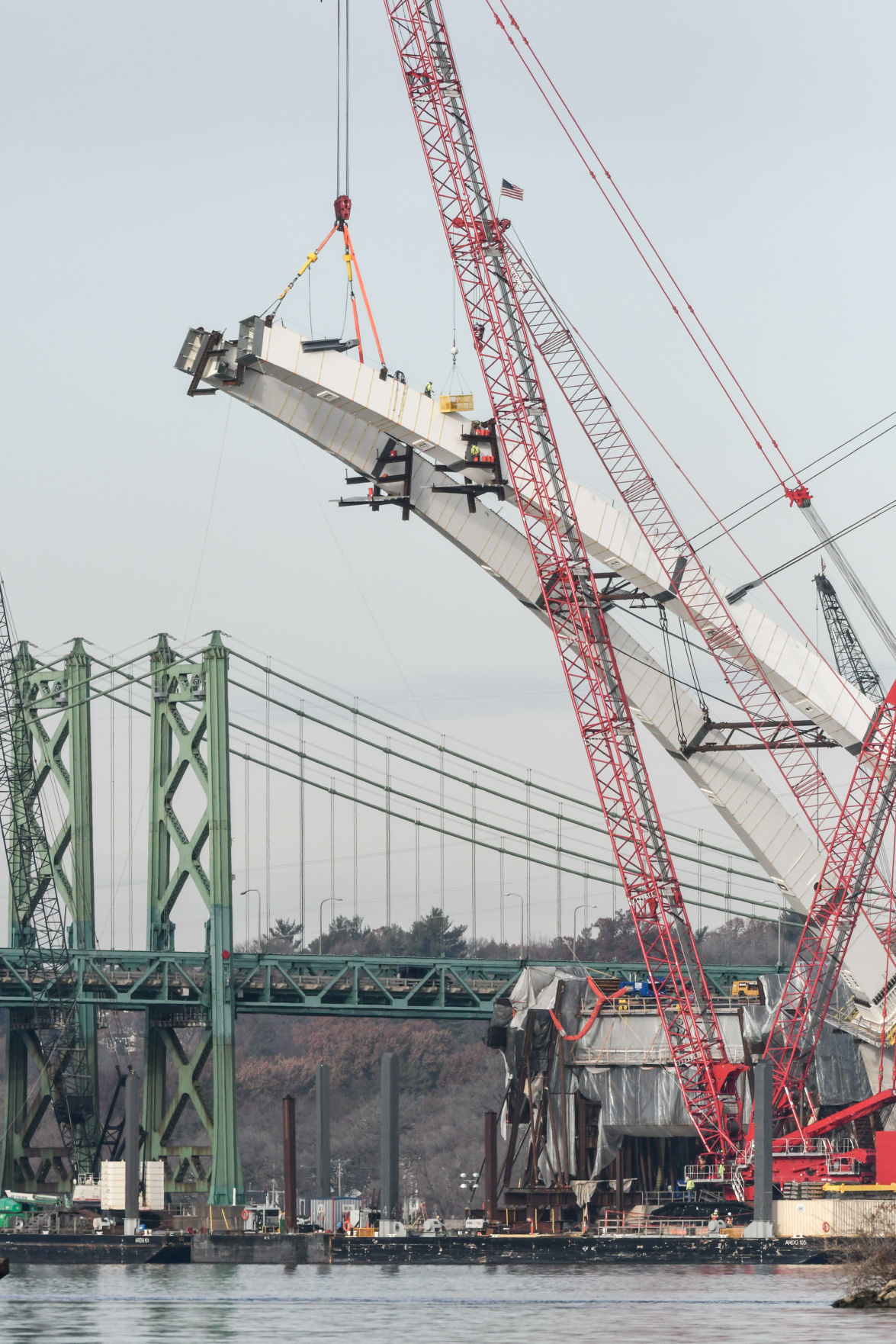 111519-mda-nws-bridgeconst-228.jpg